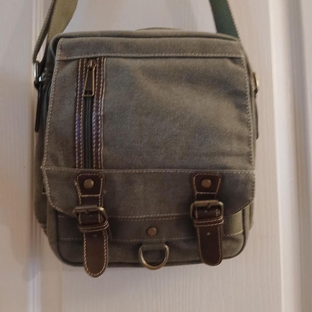 Unisex Cargoit Rugged Green Canvas Crossbody Bag Streetwear Gorpcore Utility
